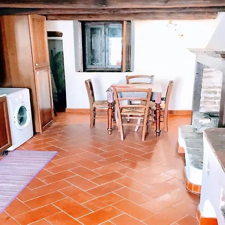 Contessa Media, Central Spoleto, Sleeps 4 Apartment Spoleto