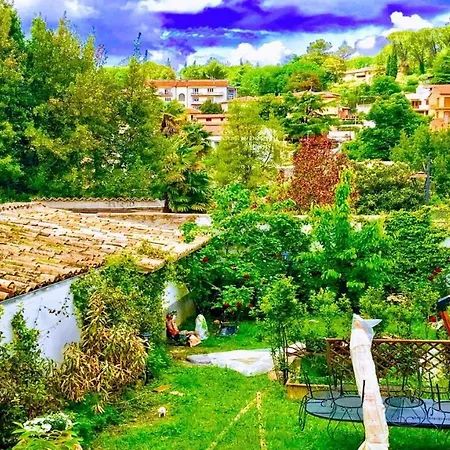 Appartamento Contessa Media, Central Spoleto, Sleeps 4 *