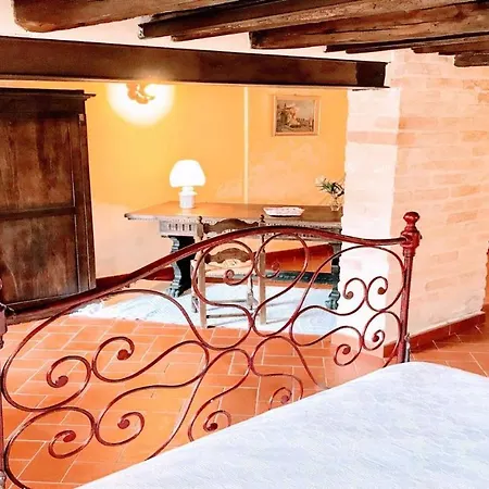 Contessa Media, Central Spoleto, Sleeps 4 * Spoleto