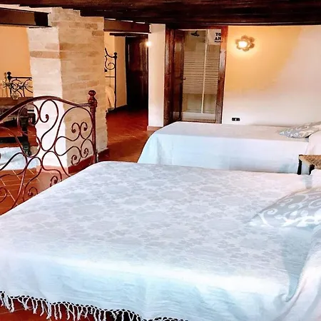 Contessa Media, Central Spoleto, Sleeps 4 *