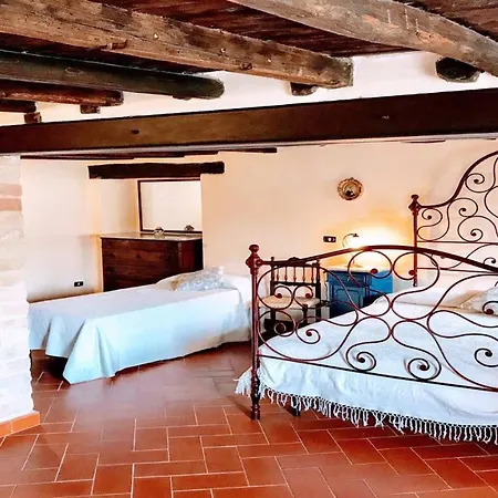 Contessa Media, Central Spoleto, Sleeps 4 * Spoleto