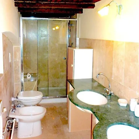Apartment Contessa Media, Central Spoleto, Sleeps 4 Spoleto