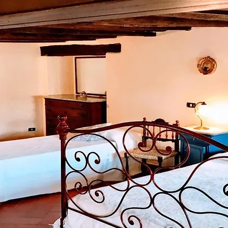Contessa Media, Central Spoleto, Sleeps 4 Apartment
