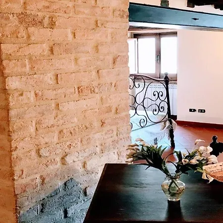 Contessa Media, Central Spoleto, Sleeps 4 Spoleto