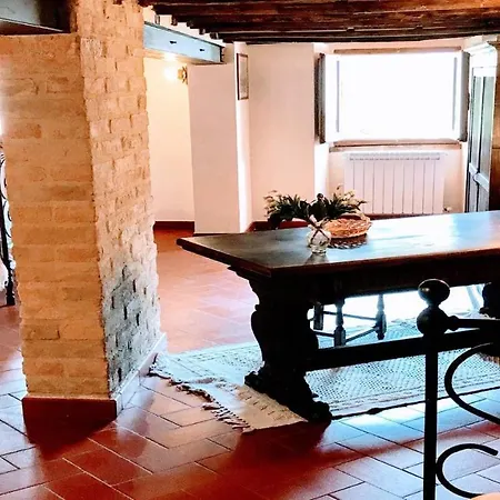 Contessa Media, Central Spoleto, Sleeps 4